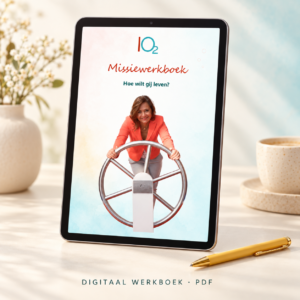 IO₂ Missiewerkboek Hoe wilt gij leven? als digitaal PDF-werkboek weergegeven op een tablet